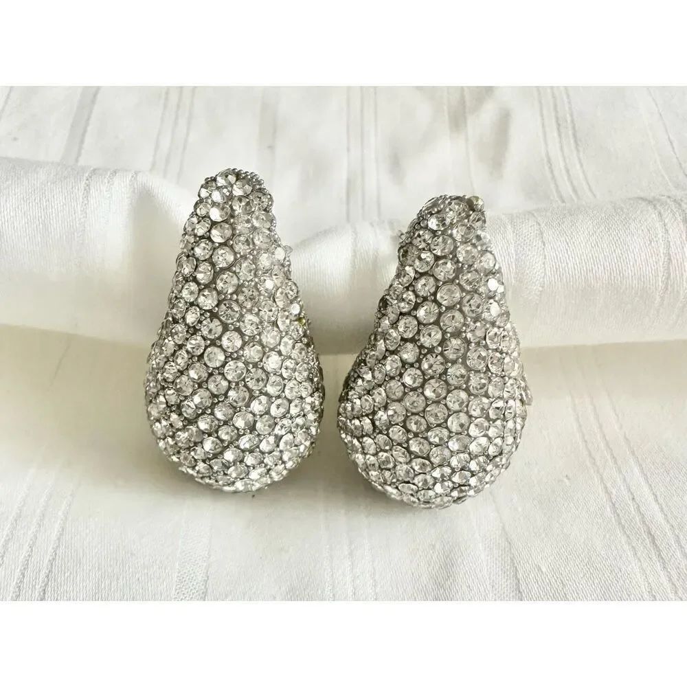 Glitzy rhinestone tear drop mod style earrings ￼